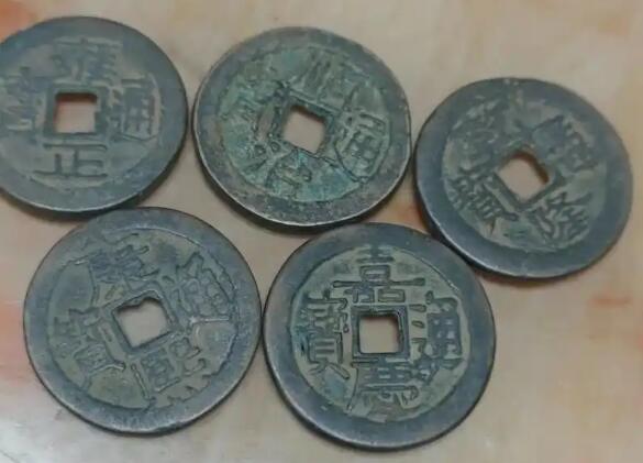 風(fēng)水大師解析大門掛五帝錢禁忌